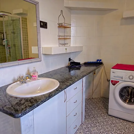 דירה Bright Charming House With A Garten Balkony, Panoramic View And Full Equiped Kitchen Pilisvörösvár