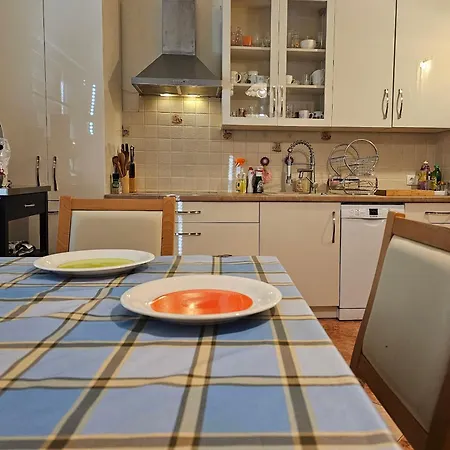 Bright Charming House With A Garten Balkony, Panoramic View And Full Equiped Kitchen Pilisvörösvár