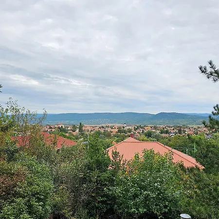 דירה Bright Charming House With A Garten Balkony, Panoramic View And Full Equiped Kitchen Pilisvörösvár