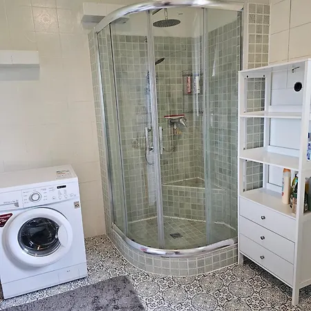 Bright Charming House With A Garten Balkony, Panoramic View And Full Equiped Kitchen דירה Pilisvörösvár