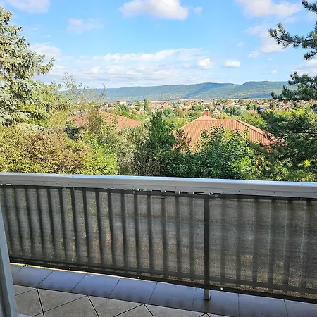 Bright Charming House With A Garten Balkony, Panoramic View And Full Equiped Kitchen *