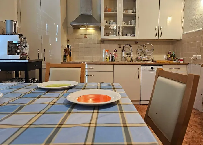 Bright Charming House With A Garten Balkony, Panoramic View And Full Equiped Kitchen Pilisvörösvár